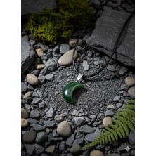 Meneva Aksesuar Yeşim Doğal Taş Ay Formlu Deri Ipli Kolye