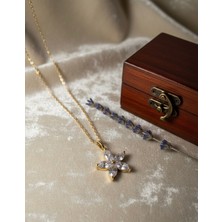 Meneva Aksesuar Zirkon Taşlı Nergis Çiçeği Çelik Kolye