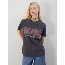 Lc Waikiki Yeni Sezon Bisiklet Yaka Ac/dc Baskılı Kadın Tişört