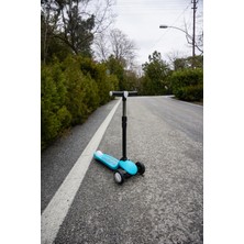 Pozart Pro Işıklı ve Katlanabilir LED Işıklı 3 Tekerlekli Çocuk Scooter 50KĞ Kapasite 3+Yaş