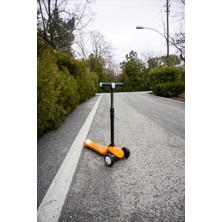 Pozart Pro Işıklı ve Katlanabilir LED Işıklı 3 Tekerlekli Çocuk Scooter 50KĞ Kapasite 3+Yaş