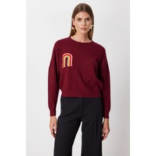 On Fashion Kadın Renkli Aksesuarlı Sıfır Yaka Bordo Kazak 63318