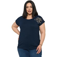 Disentis Modest Büyük Beden Düşük Kısa Kollu Omuzda Damla Desenli Lacivert Bluz