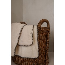 Barine Cozy Dekoratif Dikişli Arkası Peluşlu Koltuk Şalı Battaniye Krem