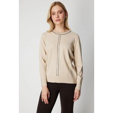 On Fashion Kadın Yarım Kol Yakası ve Önü Taşlı Bej Kazak 65397