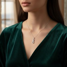 Işıltılı Kedi Figürlü Gümüş Kolye - Kedi Severlere Özel Hediye - Şık Kadın Takı