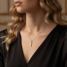 Sıralı Baget Zirkon Taşlı Minimalist Kolye - Şık Kadın Aksesuar
