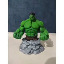Hulk Figürü – El Boyaması Premium Koleksiyon (10 × 10 Cm)