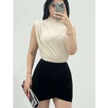 Queene Dreams Sıfır Kol Vatkalı Sandy Bluz -Bej