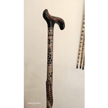 Normadia El Işlemeli Yılan Kabartmalı Devrek Bastonu, Kızılcıkk Ağaçlı Tasarım