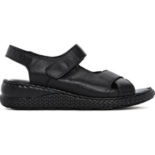 Derimod Kadın Siyah Bilekten Bantlı Kalın Tabanlı Deri Comfort Sandalet 26SFD321018