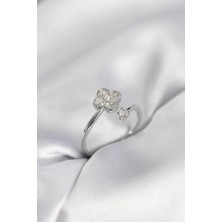 Mç Plus Gümüş Renk Zirkon Taşlı Yonca Model Kadın Yüzük