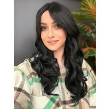 Aura Peruk Siyah Renk Tonundaki Geniş Dalgalı Tina Modelimiz