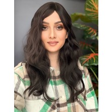 Aura Peruk Koyu Kumral Renk Tonundaki Şahane Dalgaya Sahip Tina Modelimiz