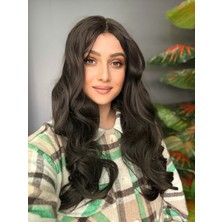 Aura Peruk Gerçek Saç Dokusundaki Muhteşem Görünümde Olan Perçemli Dalgalı Tina Modelimiz