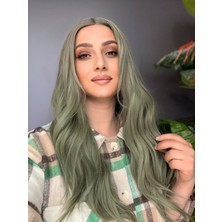 Aura Peruk Değişimi Severler Için Yeşil Renk Tonunda Olan Dalgalı Perçemsiz Tina Modelimiz