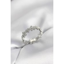 Pazarcan Gümüş Renk Sıralı Çiçek Model Zirkon Taşlı Kadın Yüzük