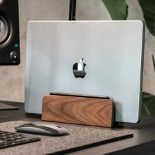 Clue Design Ahşap & Çelik Laptop Bağlantı Istasyonu | Dikey Laptop Standı Ceviz