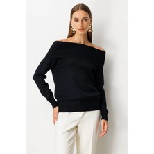 On Fashion Kadın Omzu Açık Siyah Kazak 65380