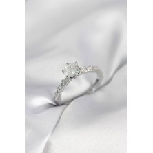 Pazarcan Gümüş Renk Zirkon Taşlı Tek Taş Model Kadın Yüzük