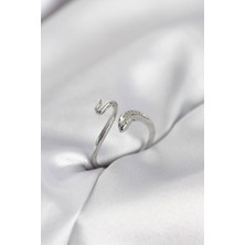 Pazarcan Gümüş Renk Yılan Model Zirkon Taşlı Kadın Yüzük