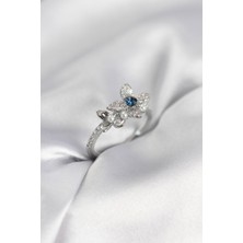 Pazarcan Gümüş Renk Çiçek Model Zirkon Taşlı Kadın Yüzük