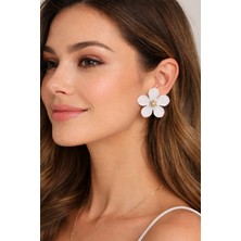 Çiçek Temali Beyaz Çelik Küpe