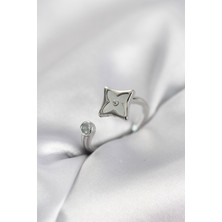 Nuvigo Gümüş Renk Köşeli Yonca Model Zirkon Taşlı Kadın Yüzük - TJ-BYK4098