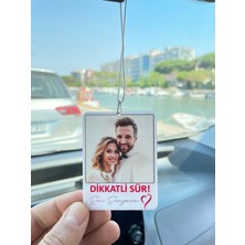 Özgürce Beyaz Pleksi Kişiye Özel Fotoğraflı Dikkatli Sür Yazılı Araba Süsü