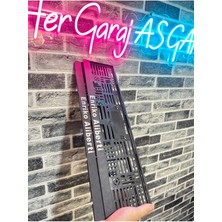 Özgürce Iki Adet Uzun Otomobil Plakası, Şık ve Dayanıklı Tasarım