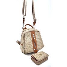 Just Polo Kadın Kum Taba Monogram Baskılı Sırt Çantası ve Cüzdan Kombini Şık Görünüm ve Fonksiyonellik