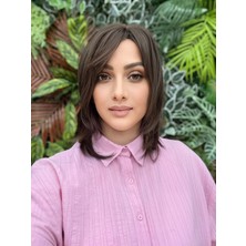 Aura Peruk Kumral Renk Tonundaki Medikal Cilt Görünümlü Asu Modelimiz