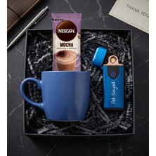 Kişiye Özel Mavi USB Şarjlı Elektronik Alevsiz Çakmak & Mavi Kupa & Mocha Hediye Seti