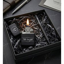 vegahediye v vega Kişiye Özel Isim Baskılı Benzinli Çakmak & Siyah Roller Kalem Hediye Seti Şık Tasarım ve Kullanışlılık