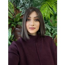 Aura Peruk Mat  Yapıdaki  Kumral Renk Tonuna Sahip  Liza  Modelimiz