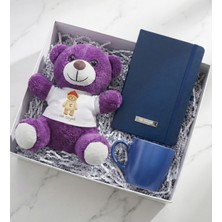 Kişiye Özel Tişörtlü Mor Peluş Ayıcık & Mavi Defter & Mavi Kupa Hediye Seti