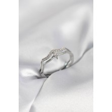 Solenya Minimal Yıldız Model Gümüş Renk Zirkon Taşlı Kadın Yüzük