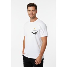 White Whale Rare Deep Underwater – Motto Illüstrasyonlu Erkek T-Shirt