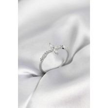 Solenya Yıldız Model Zirkon Taşlı Gümüş Renk Kadın Yüzük