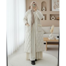 Moda Morfo Cepli Kapşonlu Fermuarlı Astarlı Uzun Kapitone Kaban -Krem