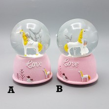 Ett Mini Işıklı Sevimli Atlı Kız Kar Küresi