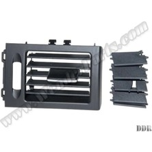 Özgürce Ön Sağ Siyah Kalorifer Izgarası 2007-2011 W204 Mercedes