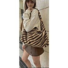 Themoiss Zebra Desen Peluş Kumaş Büyük Boy Omuz Cantasi