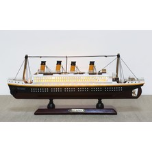 Hediye Bahçesi 35X45 cm Özel Tasarım Işıklı Ahşap Titanik Gemi