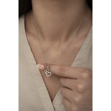 Şems Kamer Minimal Tasarım Çift Kalp Taşlı Gümüş Kolye