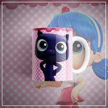 Velorina Çocuk Temalı Porselen Kupa Bardak 300 ml – Sevimli Bulut Üstünde Kız Figürlü, Renkli Baskılı Kupa 1