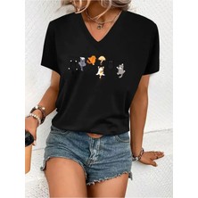 Mercoledi Minik Kediler Baskılı Kadın Oversize V Yaka T-Shırt