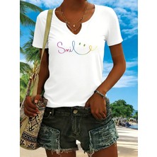 Mercoledi Kadın Smile Baskılı Yarım V-Yaka Kollu Regular Kalıp Rahat T-Shirt