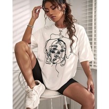 Mercoledi Kadın Yüz Baskılı Oversize Bisiklet Yaka T-Shirt
