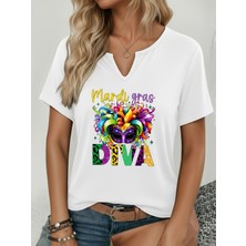 Mercoledi Kadın Mardi Gras Baskılı Yarım V-Yaka Kollu Regular Kalıp Rahat T-Shirt